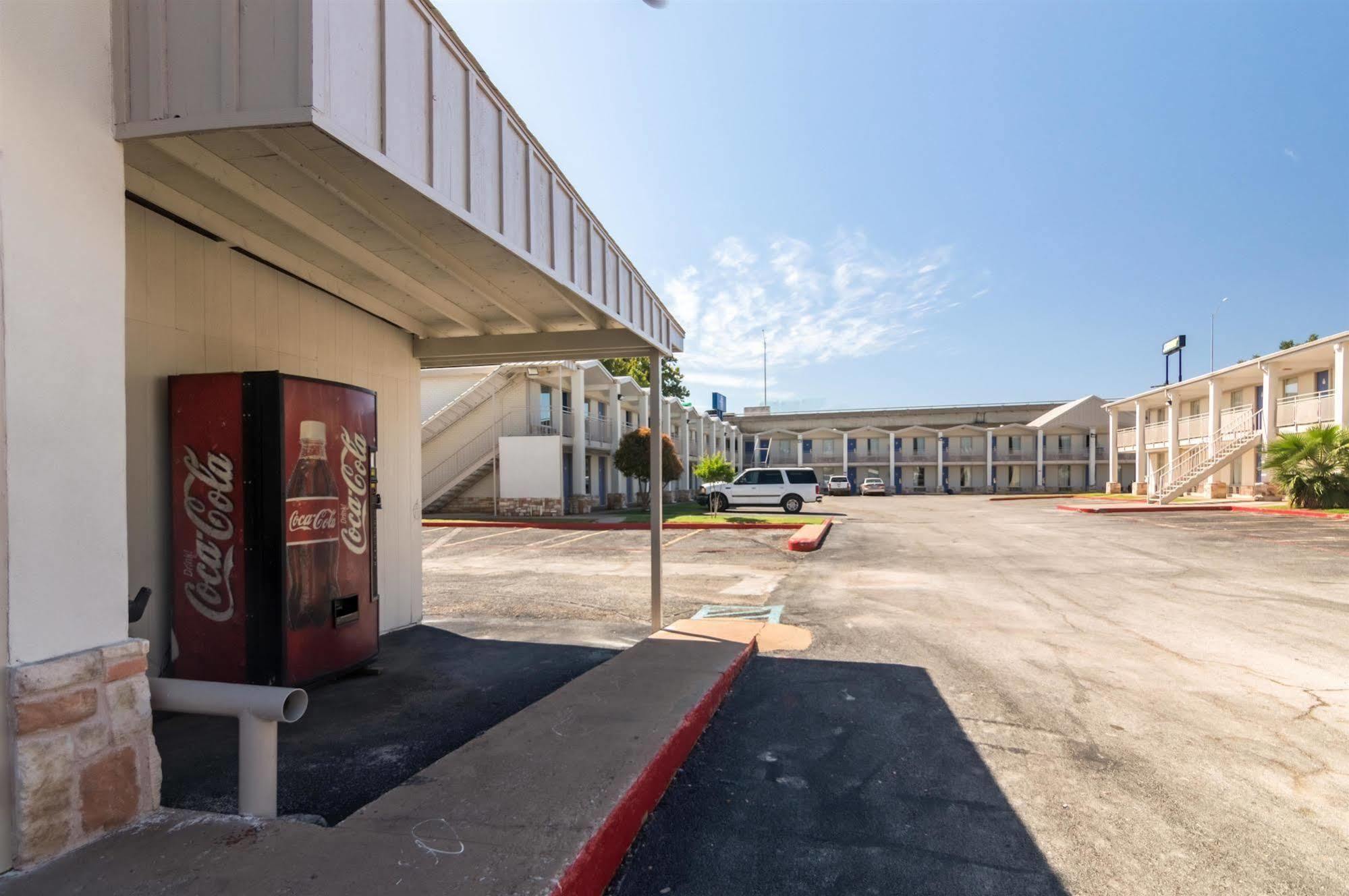 Delux Inn Wichita Falls Ngoại thất bức ảnh